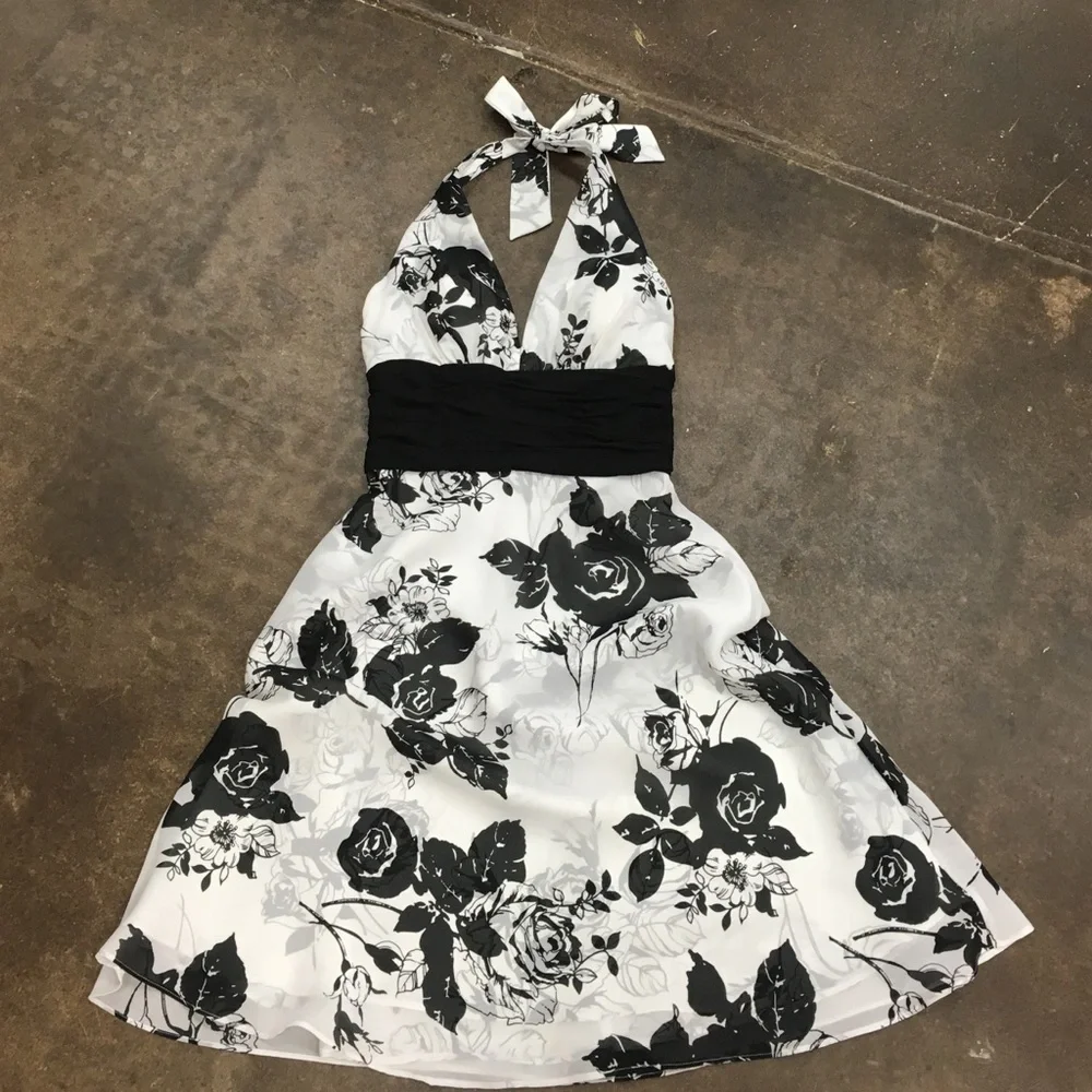 White House Black Market Halter Dress - Picture 1 of 4
